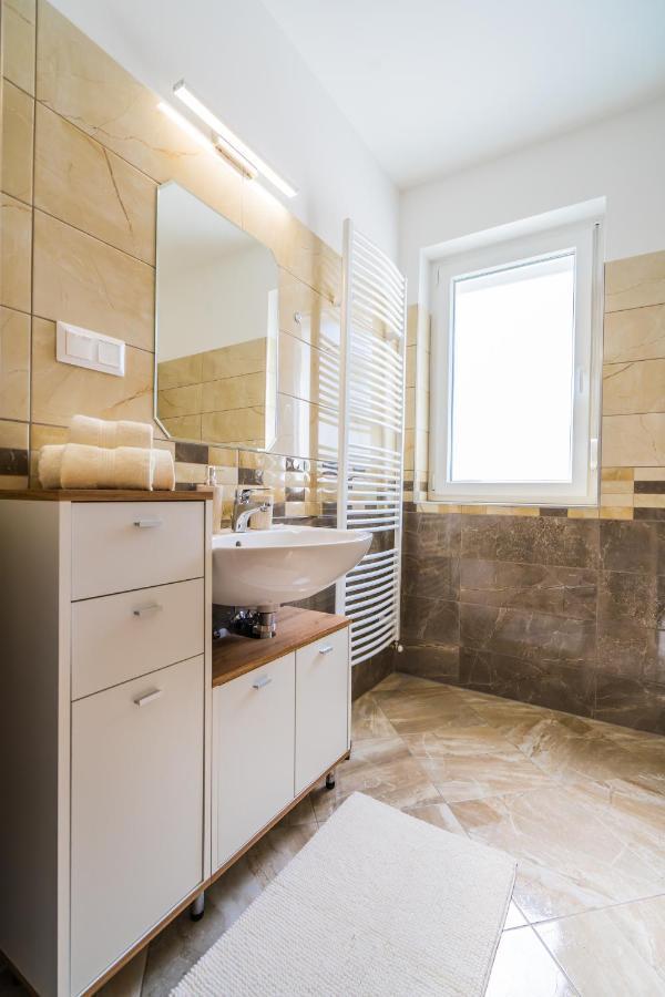 Gemini Apartments Siofok I., Iii. מראה חיצוני תמונה